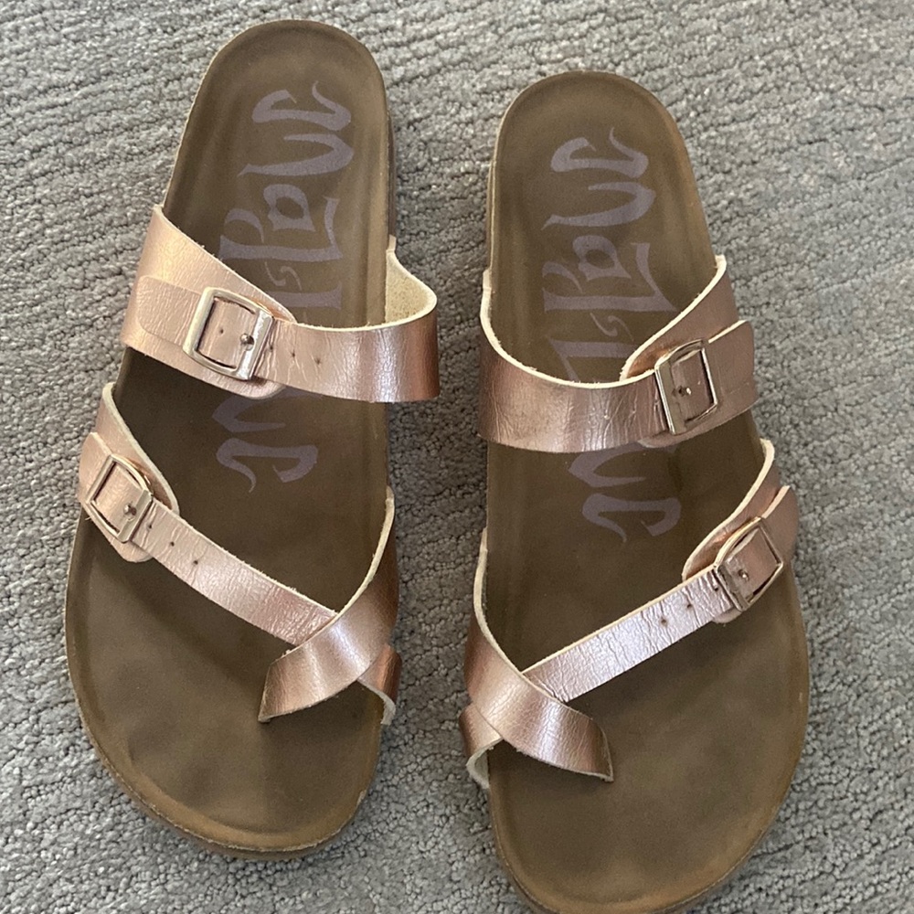 Women’s Gold Madlove Prudence Sandals SIZE 10